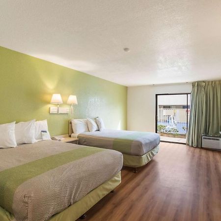 Motel 6 헤멧 외부 사진
