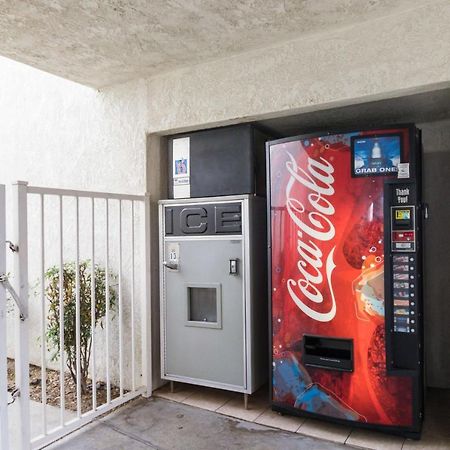 Motel 6 헤멧 외부 사진