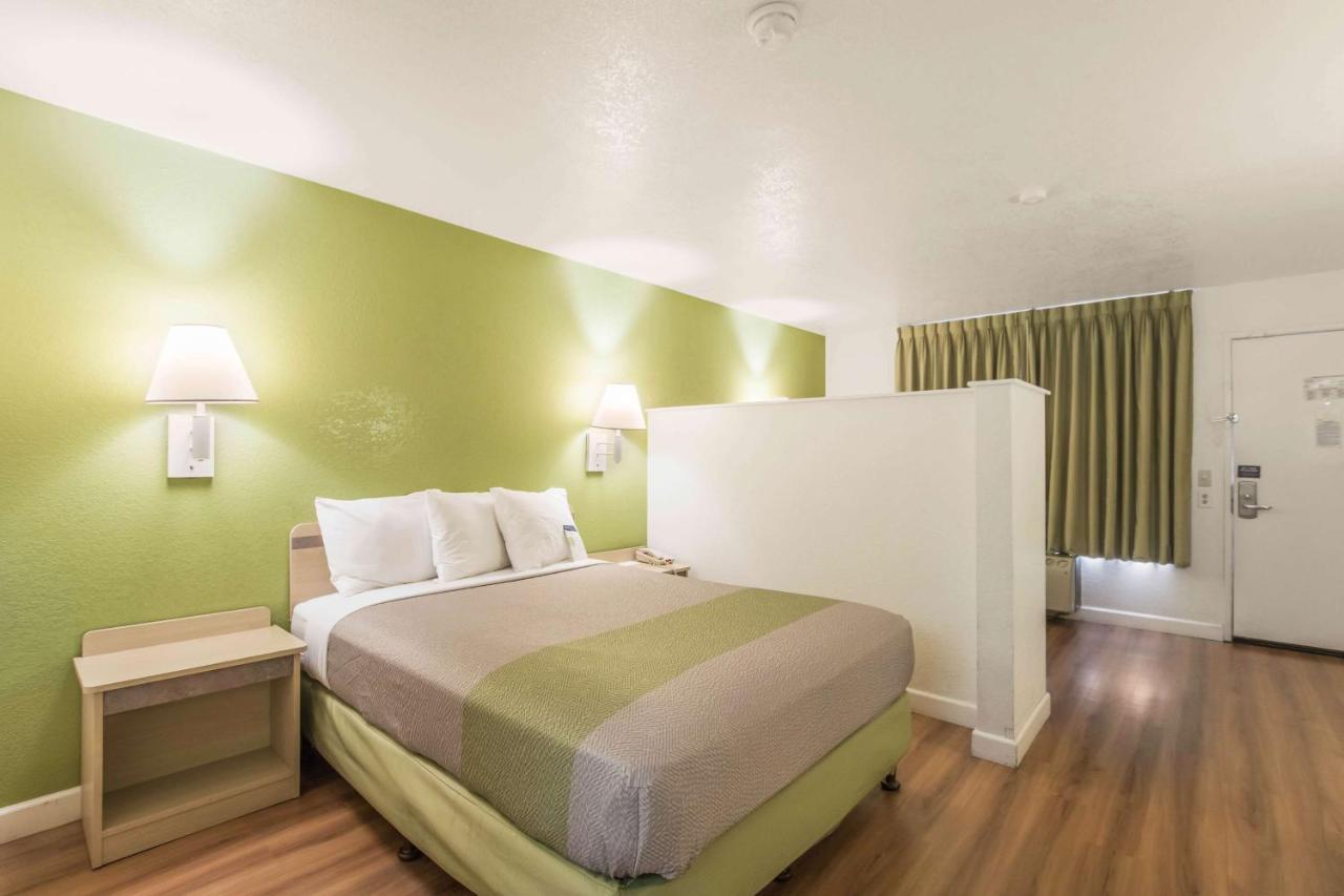 Motel 6 헤멧 외부 사진