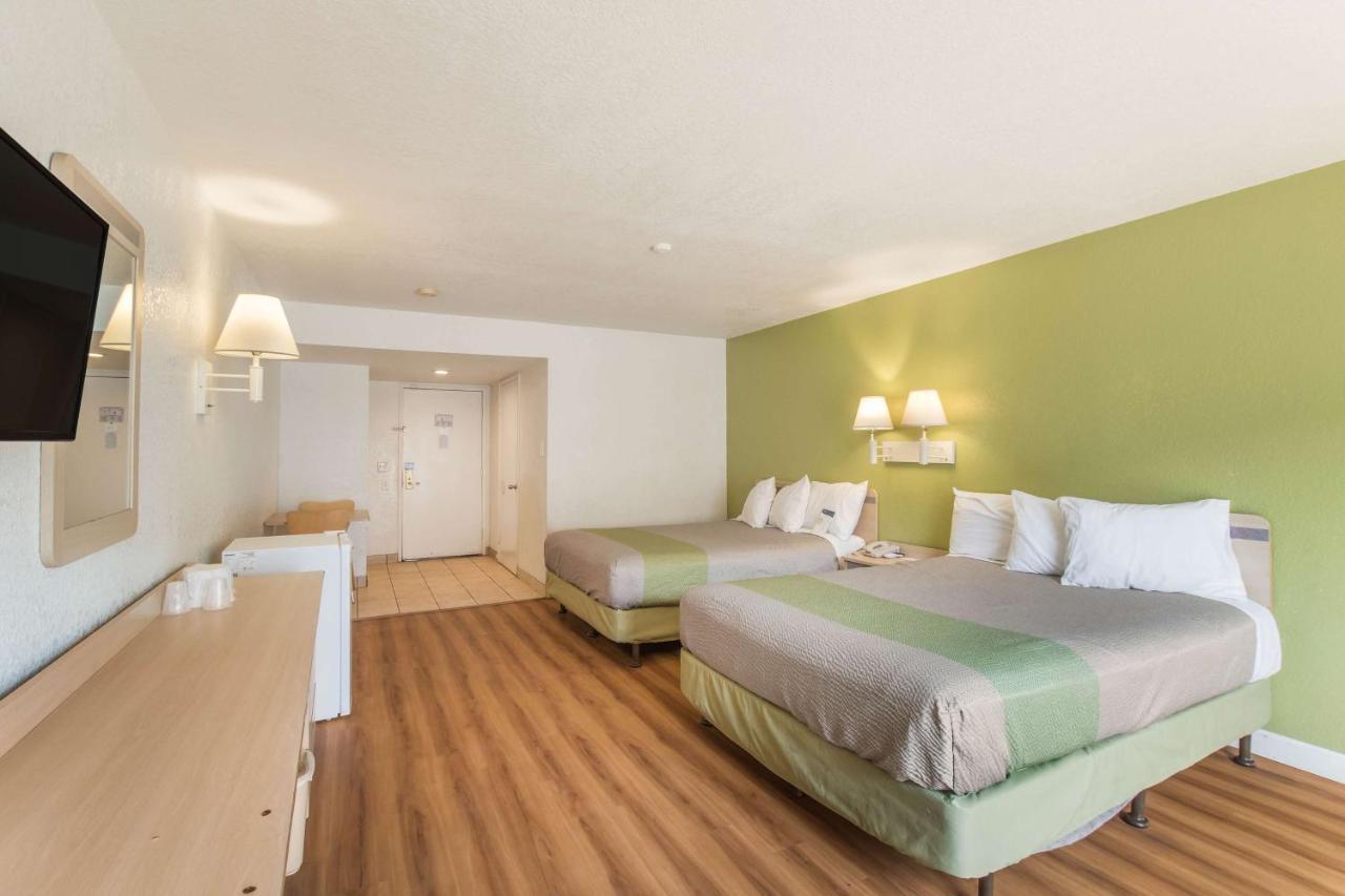 Motel 6 헤멧 외부 사진