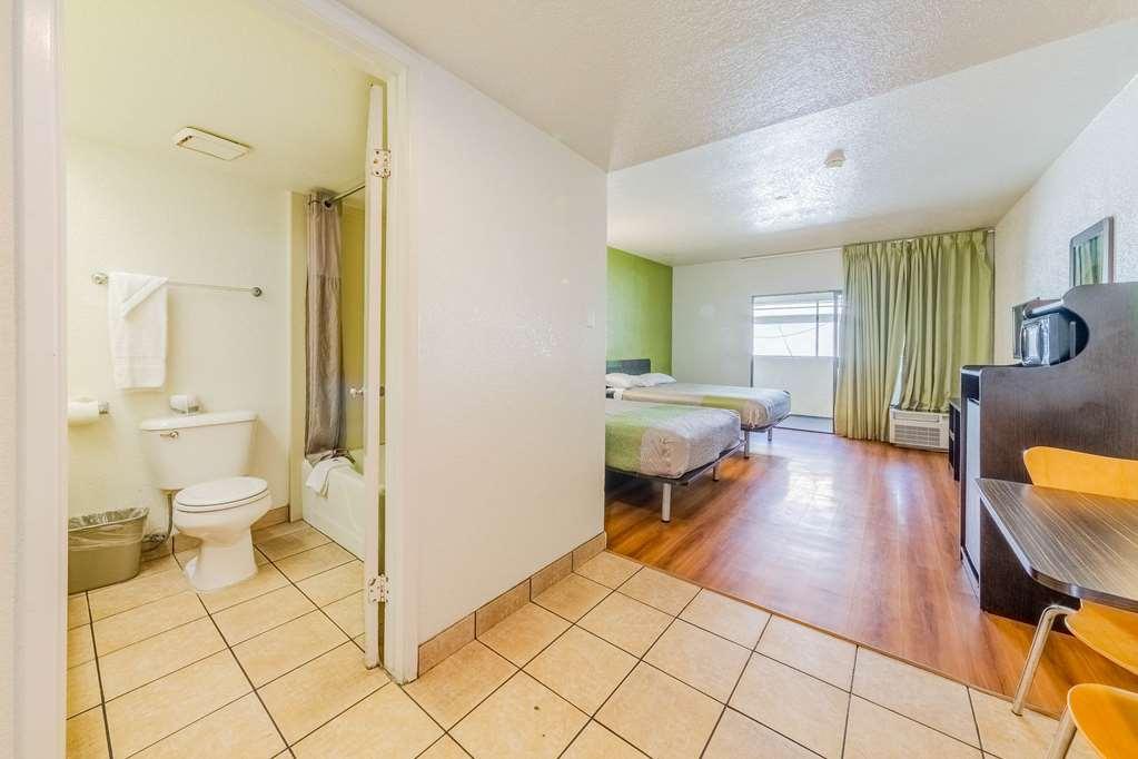 Motel 6 헤멧 객실 사진
