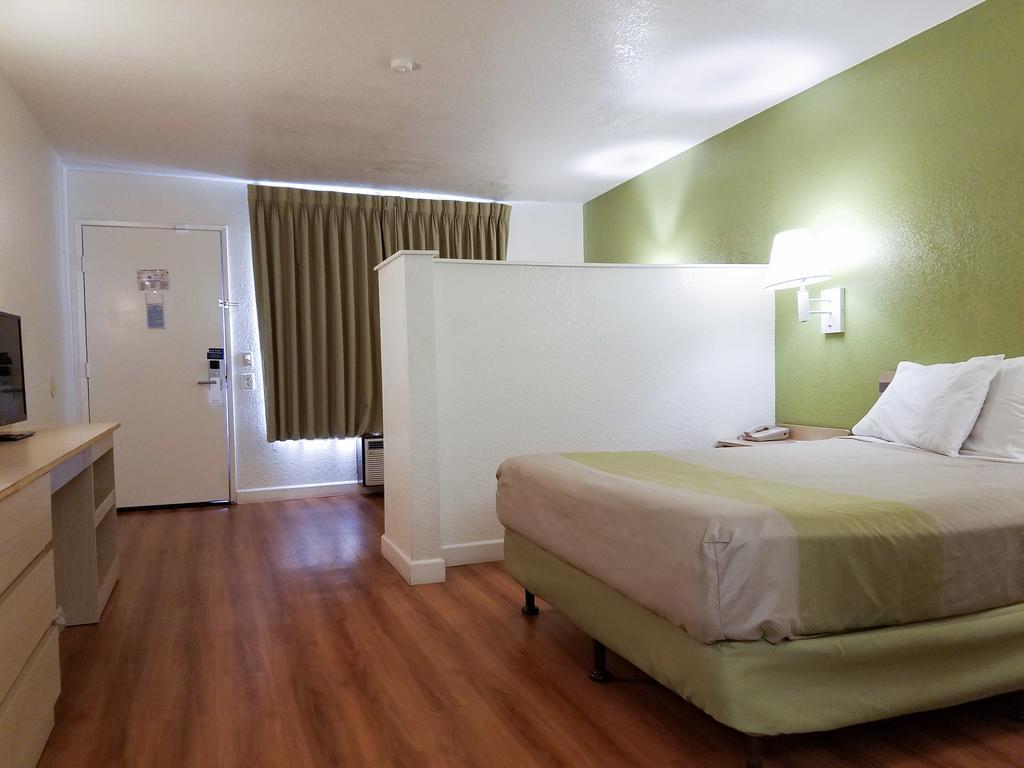 Motel 6 헤멧 외부 사진