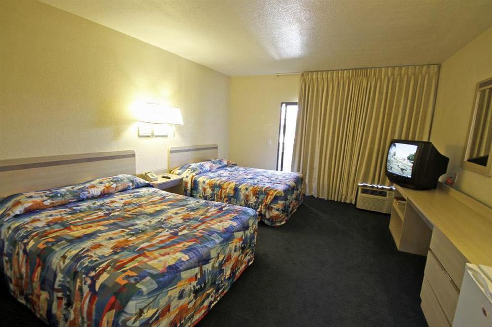 Motel 6 헤멧 객실 사진